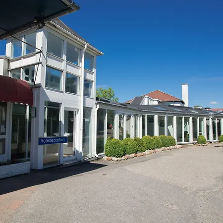 Hotel Menstrup Kro 3* Менструп