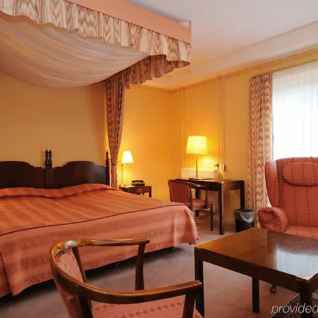 Hotel Menstrup Kro 3* Менструп