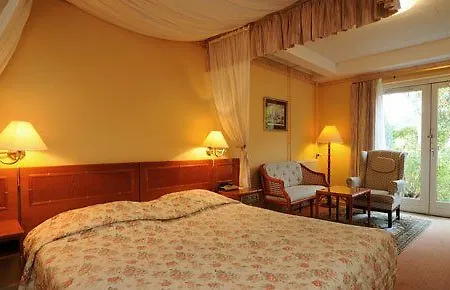 Hotel Menstrup Kro Мини-отель 3*