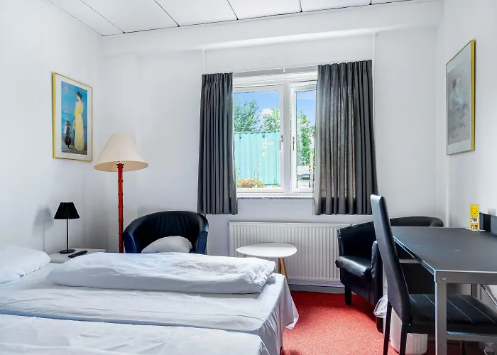 Han/Misafirhane Hotel Menstrup Kro